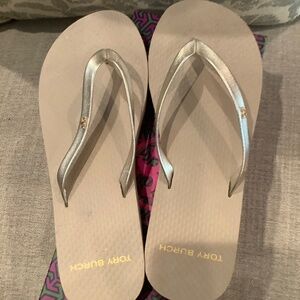 Tory Burch size 5 tan flip flops